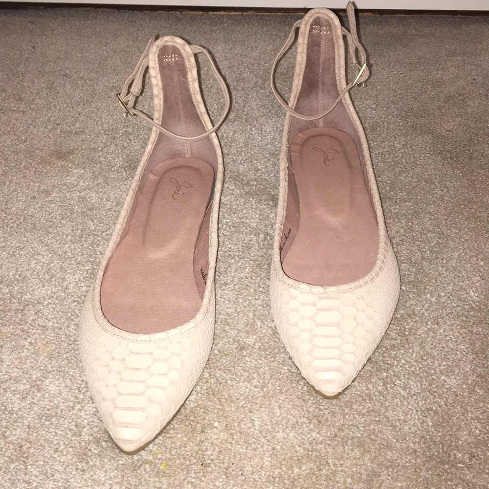 Joie nude snakeskin flats